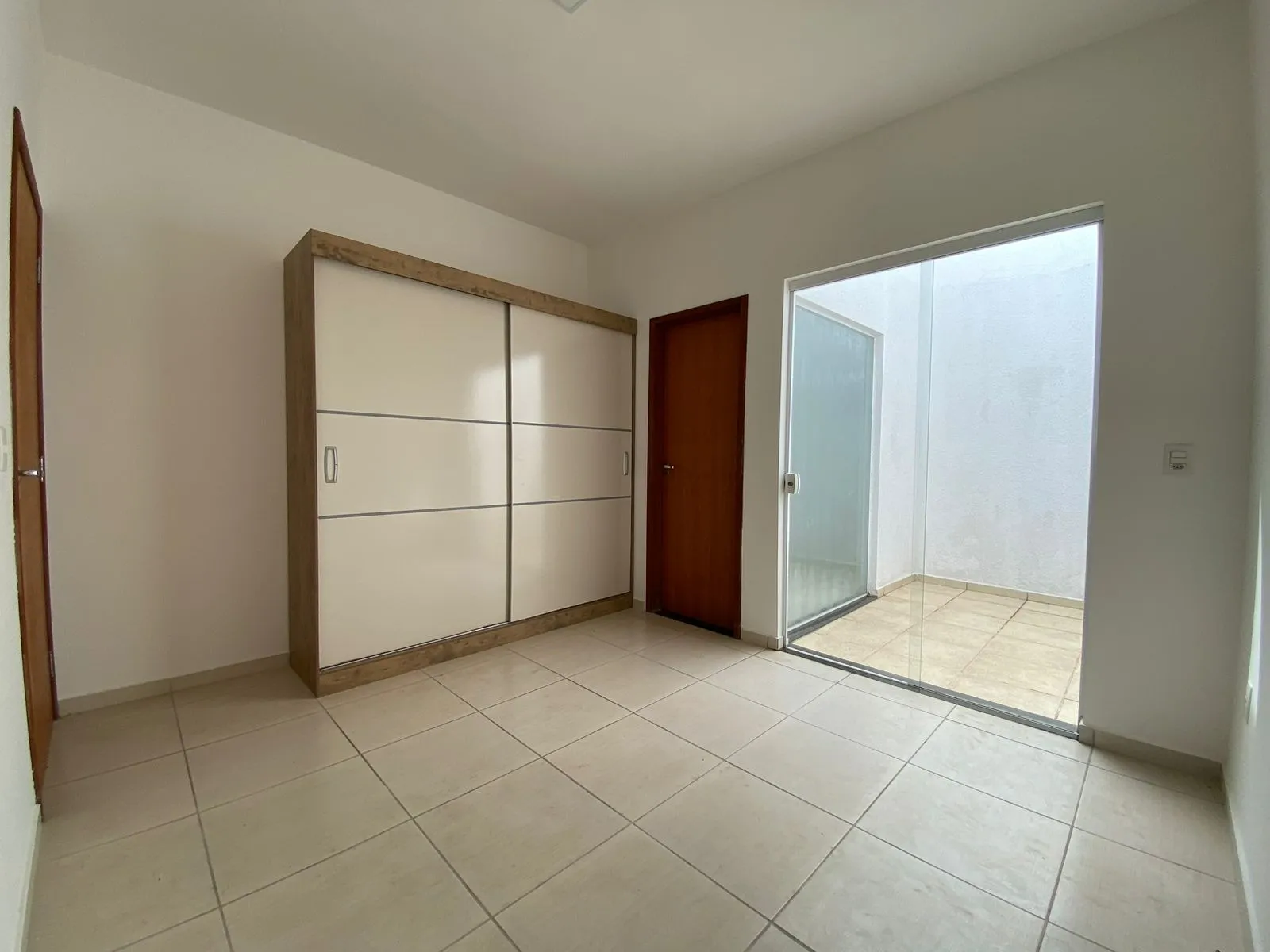 Imagem Excelente Casa de 100M² no Condomínio Horto Florestal I Para Venda e Locação