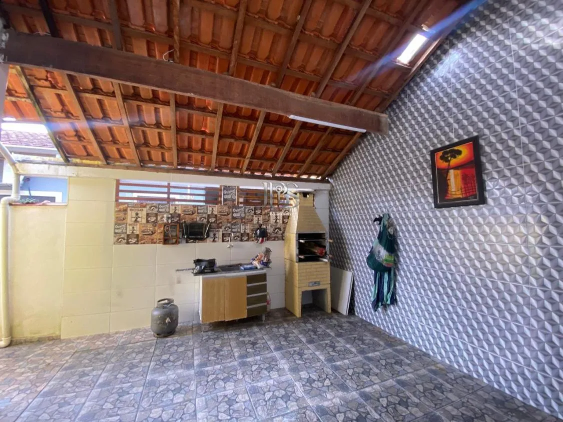 Imagem CASA 2 DORM LADO PISTA E ACEITA FINANCIAMENTO BANCÁRIO NO JARDIM SUARÃO EM ITANHAÉM