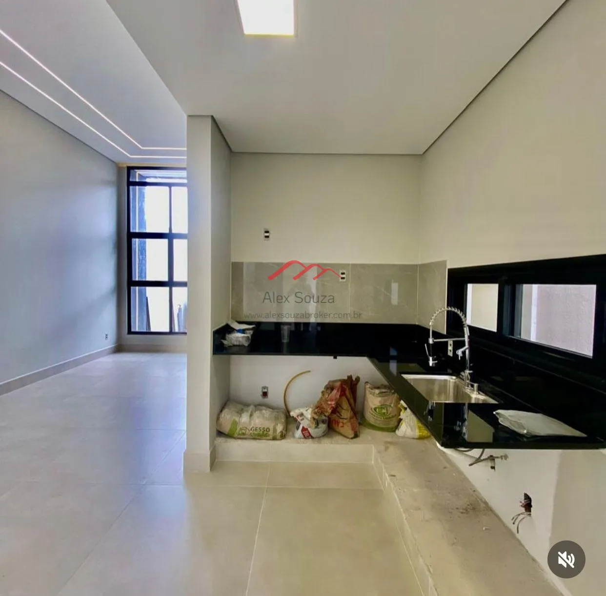 Imagem Casa para Venda em Hortolândia, Loteamento Jardim Vila Verde, 3 dormitórios, 1 suíte, 2 banheiros, 2 vagas
