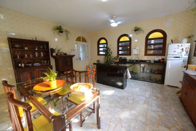 Imagem Casa com 6 dormitórios à venda, 259 m² por R$ 1.600.000 - Centro - Peruíbe/SP