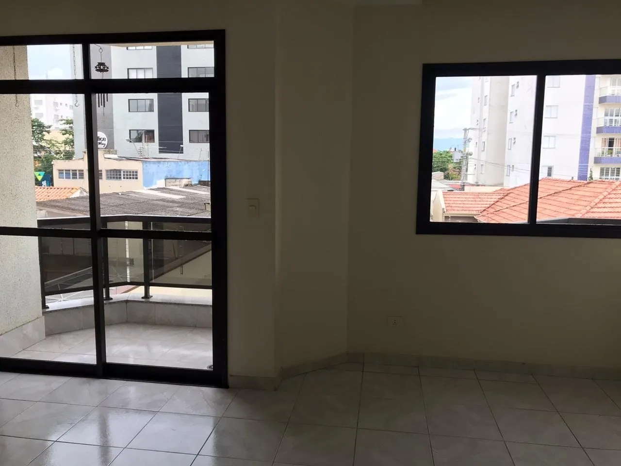 Foto do imóvel Apartamento à venda 3 Quartos, 2 Suites, 1 Vaga, 138M², Centro, Taubaté - SP | Edifício Rosa Abirached