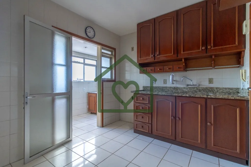 Imagem Apartamento com 3 dormitórios, sendo 1 suíte com sacada, localizado no bairro Petrópolis, em Port...