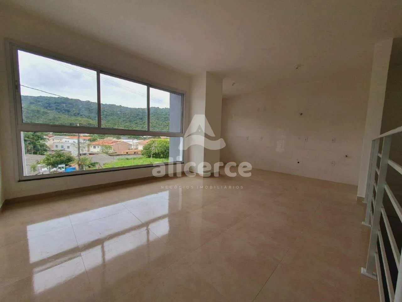 Imagem Sobrado à venda com 3 quartos 1 suíte, 105m² em Potecas São José