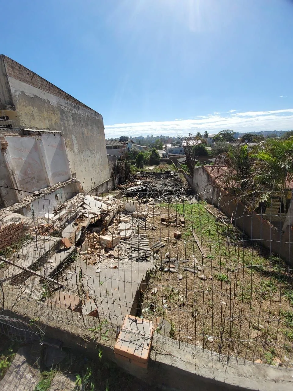 Imagem Excelente terreno à venda no bairro Partenon, com 715 m² de área total 11x 65