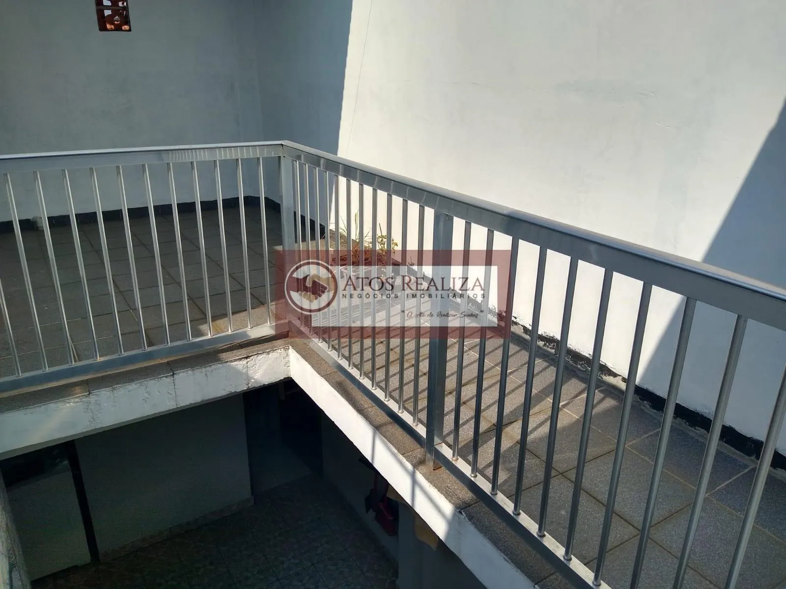 Imagem Vendo oportunidade no residencial Palmares, Vendo Sobrado de 2 Dormitórios, 2 banheiros, Sala, Cozinha, Terraço e 1 vaga de garagem, próximo a Estação Mendes da CPTM, Corredor de ônibus, e todos os pontos de interesse comercial. Valor. R$. 470.000.