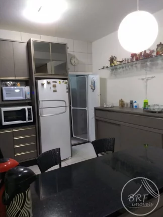 Imagem Vendo Excelente Casa de Alvenaria na Praia do Meio Palhoça SC