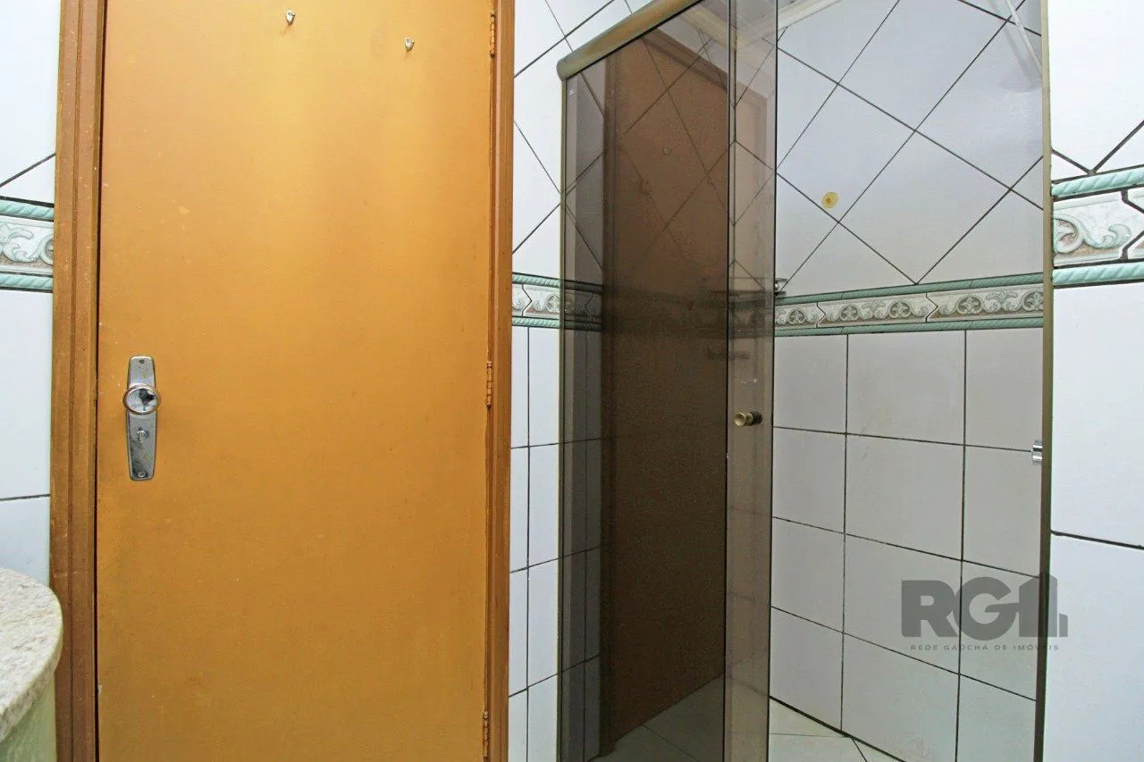 Imagem Cobertura duplex de 2 dormitórios garagem e semi-mobiliado, bairro Cidade Baixa.