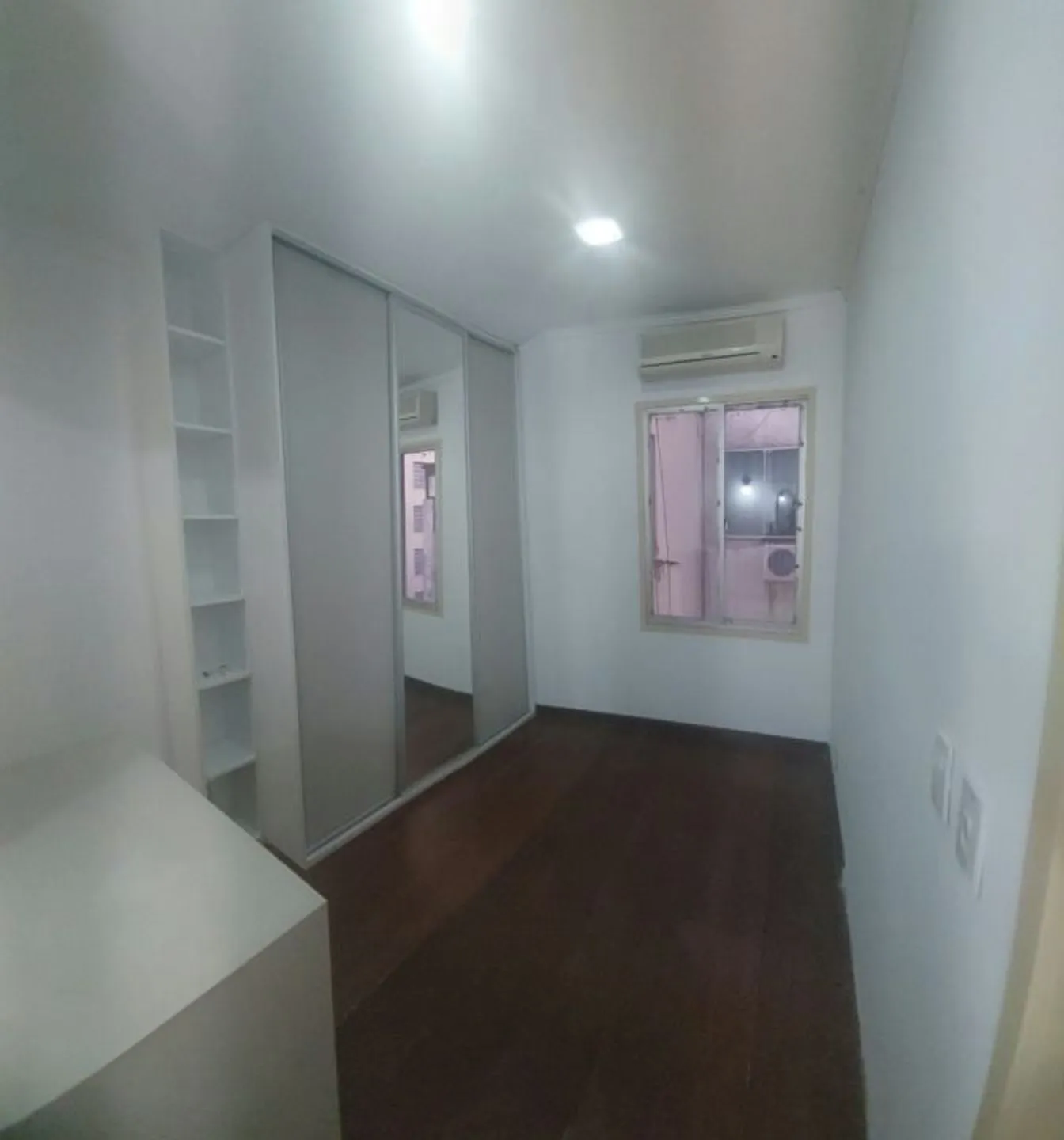 Imagem Cobertura com 2 quartos e 84m² à venda em Centro Histórico, Porto Alegre.