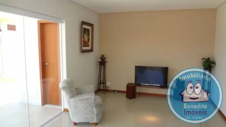 Imagem Vendo casa térrea próximo da praia com 04 suítes R$950.000,00