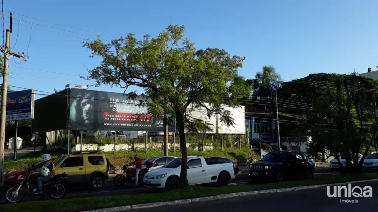 Terreno de esquina Avenidas Presidente Vargas (23m) e Borges Med (32m)