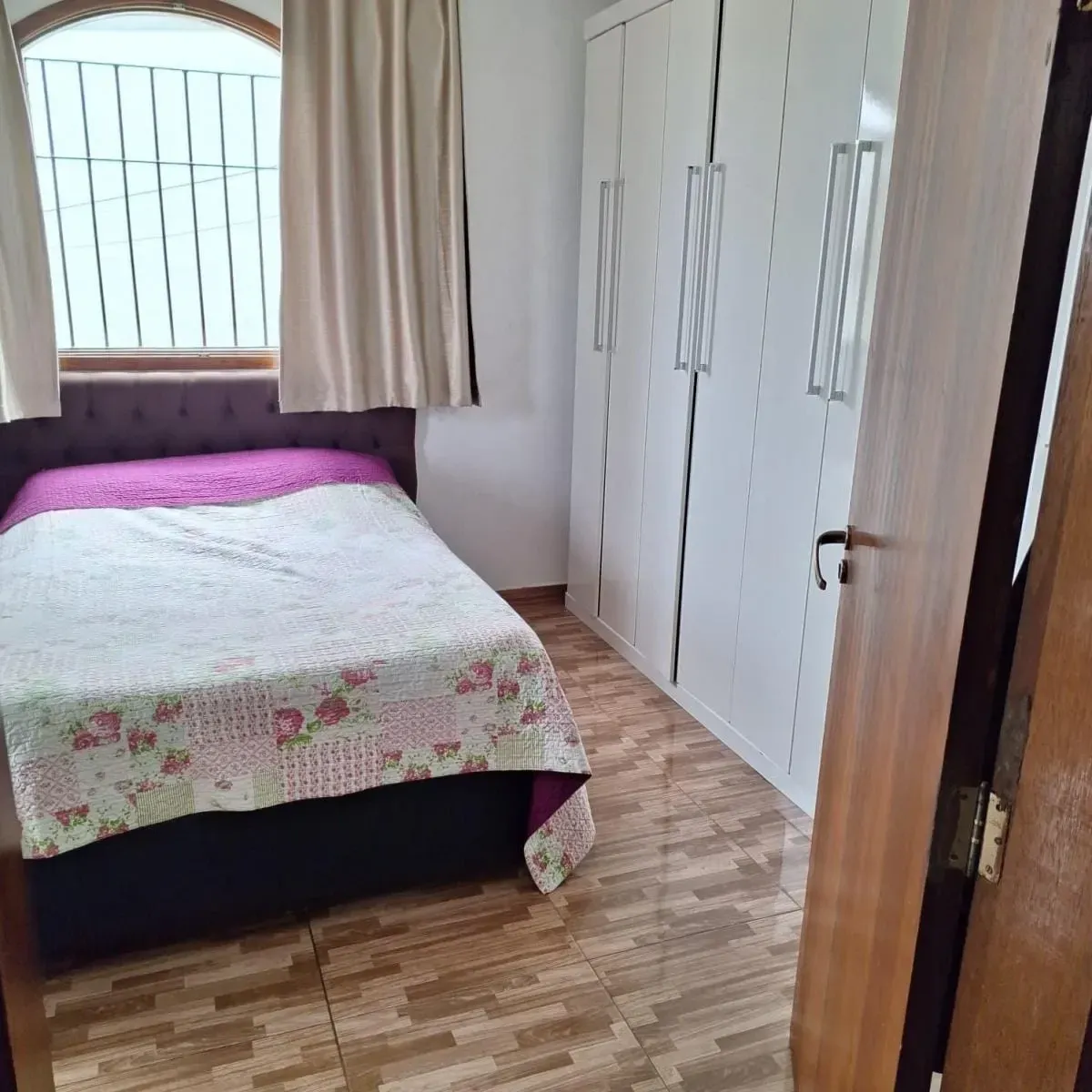Imagem Casa com 4 Quartos à Venda, 250 metros em Jardim Itapeva - Mauá