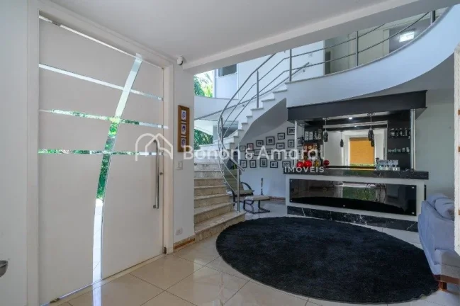 Imagem Aproveite a oportunidade de viver em uma casa encantadora, projetada por um arquiteto de renome, Aqu...