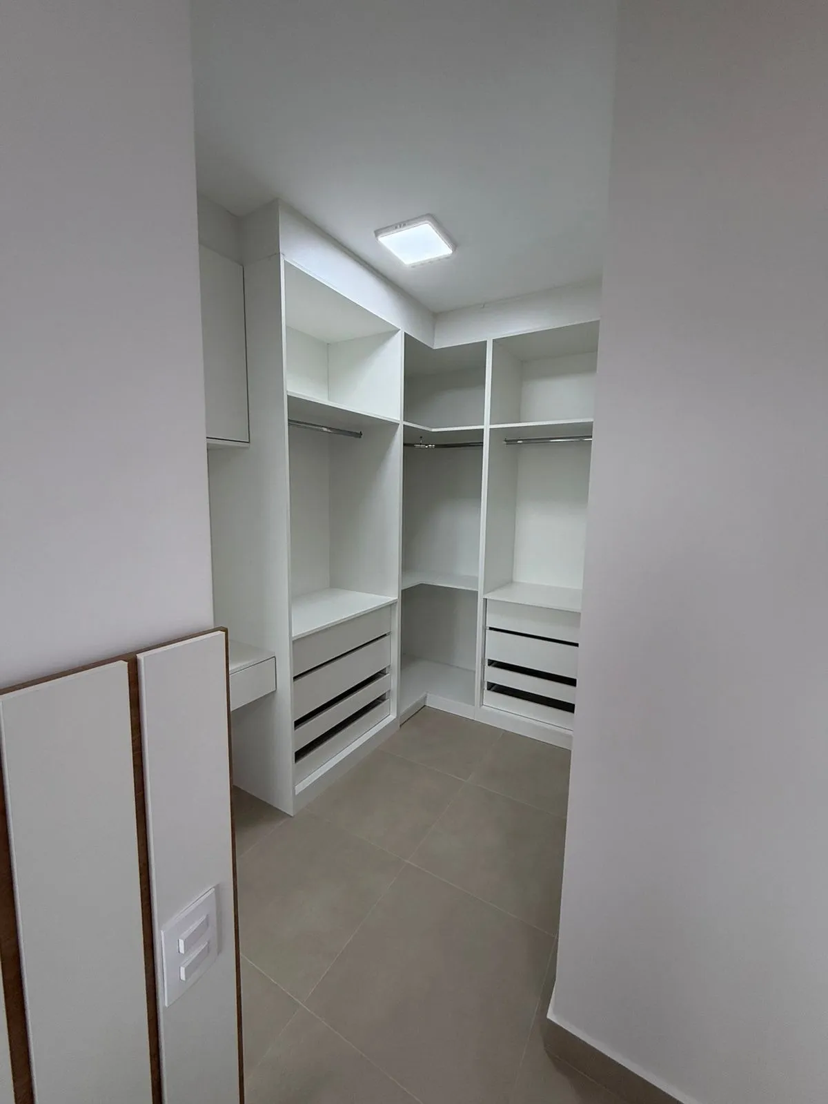 Imagem Apartamentos para locaçao com Piscina e 1 quartos, 47 m² - Mandarim Campolim Parque Campolim