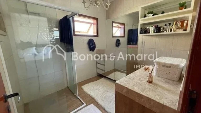 Imagem Esta residência é perfeita para quem busca amplitude, integração e conforto. Com ambientes gener...
