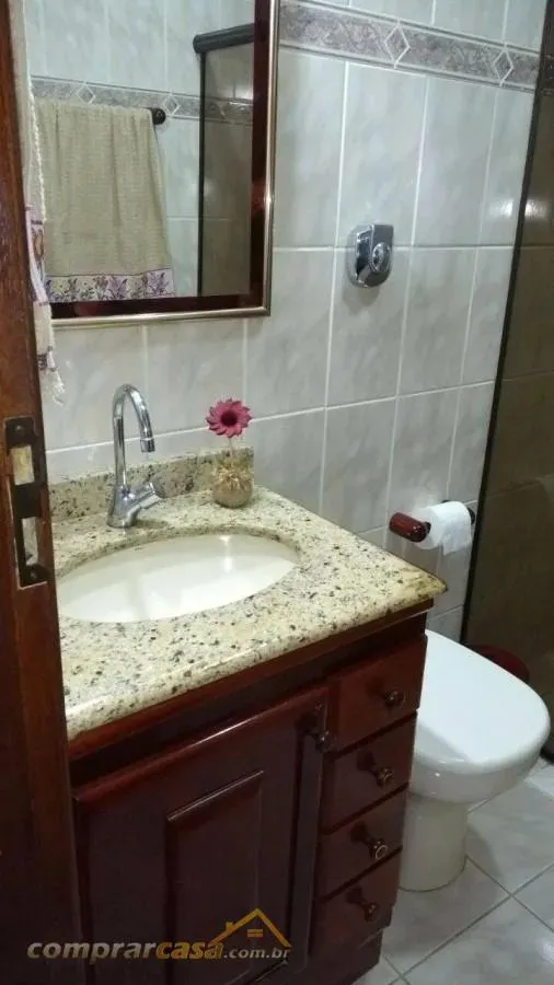 Imagem Casa em Condomínio para Venda em Cabo Frio / RJ no bairro Jardim Flamboyant