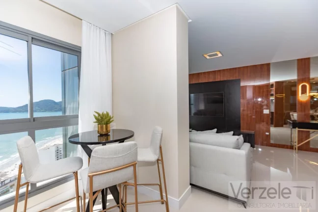 Imagem Apartamento Quadra Mar para Venda em Balneário Camboriú / SC no bairro Centro