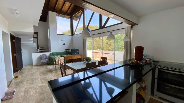 Imagem Casa com Vista Panorâmica e Cachoeira à Venda na Encantada em Garopaba-SC