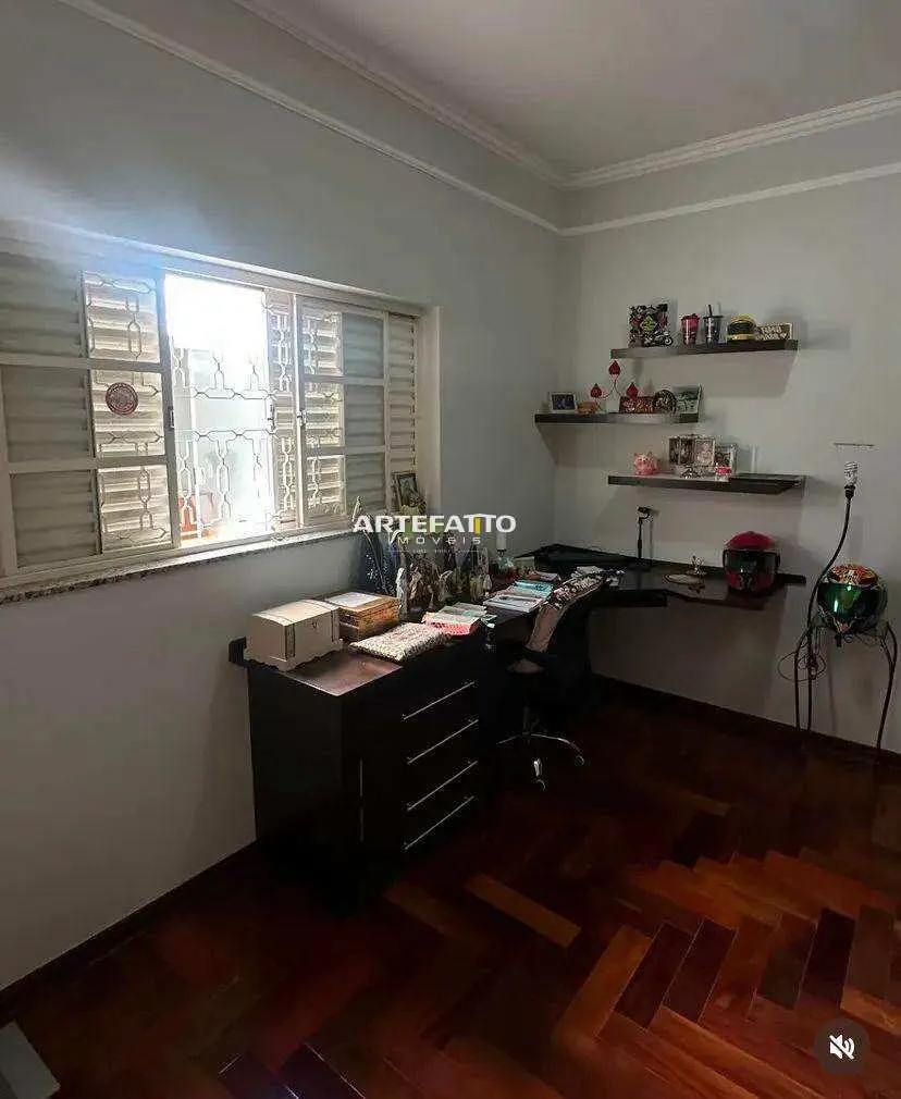 Imagem Casa à venda em Franca, Parque Franville, com 3 quartos, 190m2
