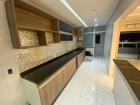 Imagem Apto 3 dormitórios, sendo 1 suíte, sacada envidraçada com churrasqueira, planejado, ar condicionado e 2 vagas de garagem