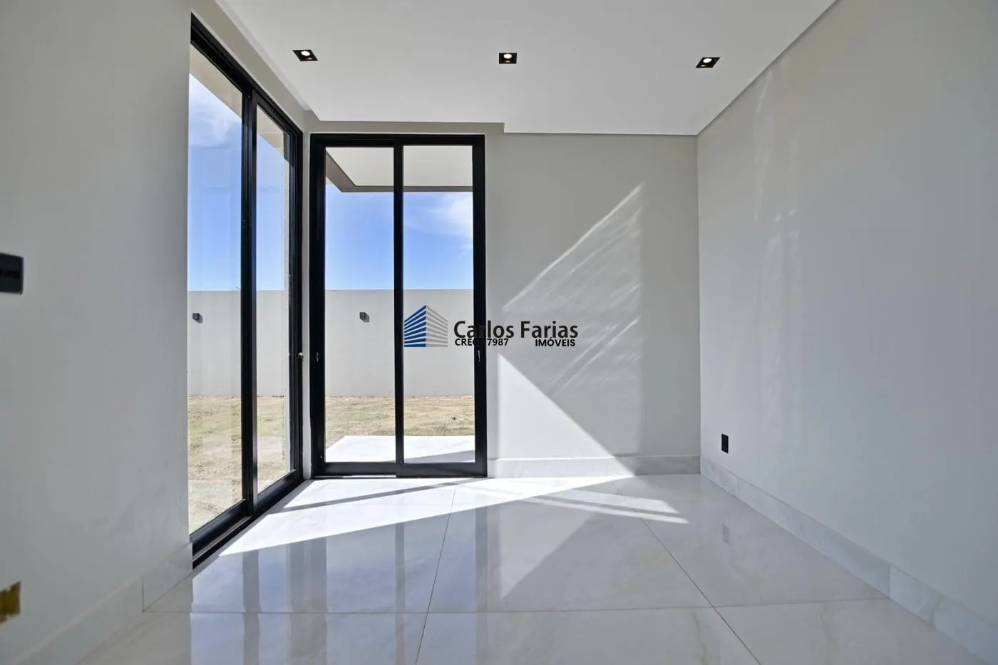 Imagem Casa em Condomínio para Venda em Brasília, Setor Habitacional Tororó (Jardim Botânico), 3 dormitórios, 3 suítes, 5 banheiros, 2 vagas