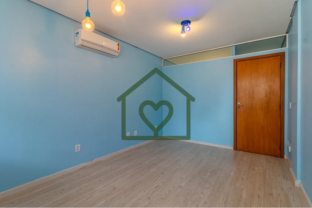 Imagem Descubra a oportunidade única de adquirir um conjunto comercial/sala desocupada, situada na Rua Vis...