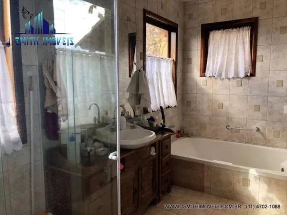 Imagem CASA Clássica e maravilhosa! 3 suítes, linda vista e casa hóspedes!