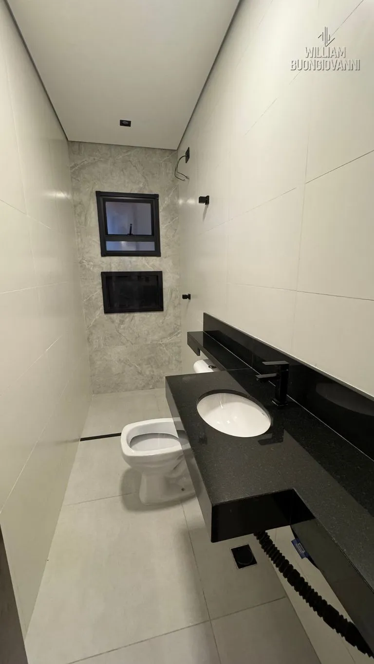 Imagem Casa Térrea 2 Dormitórios com Quintal - 57m²