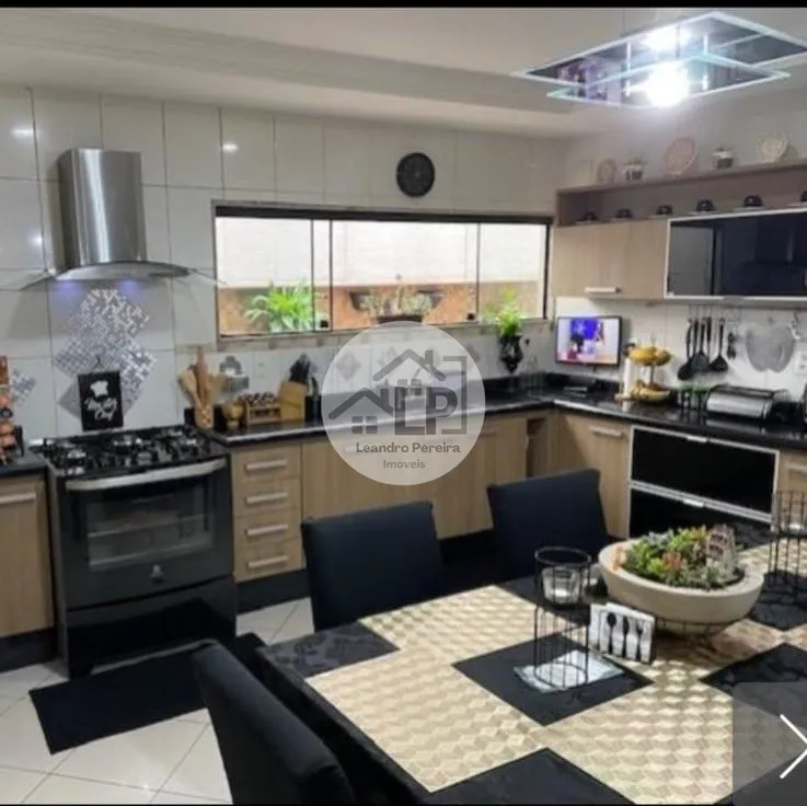 Imagem Casa de Alto Padrão à Venda no Vale da Colina | Volta Redonda, 190m² e Lazer Completo