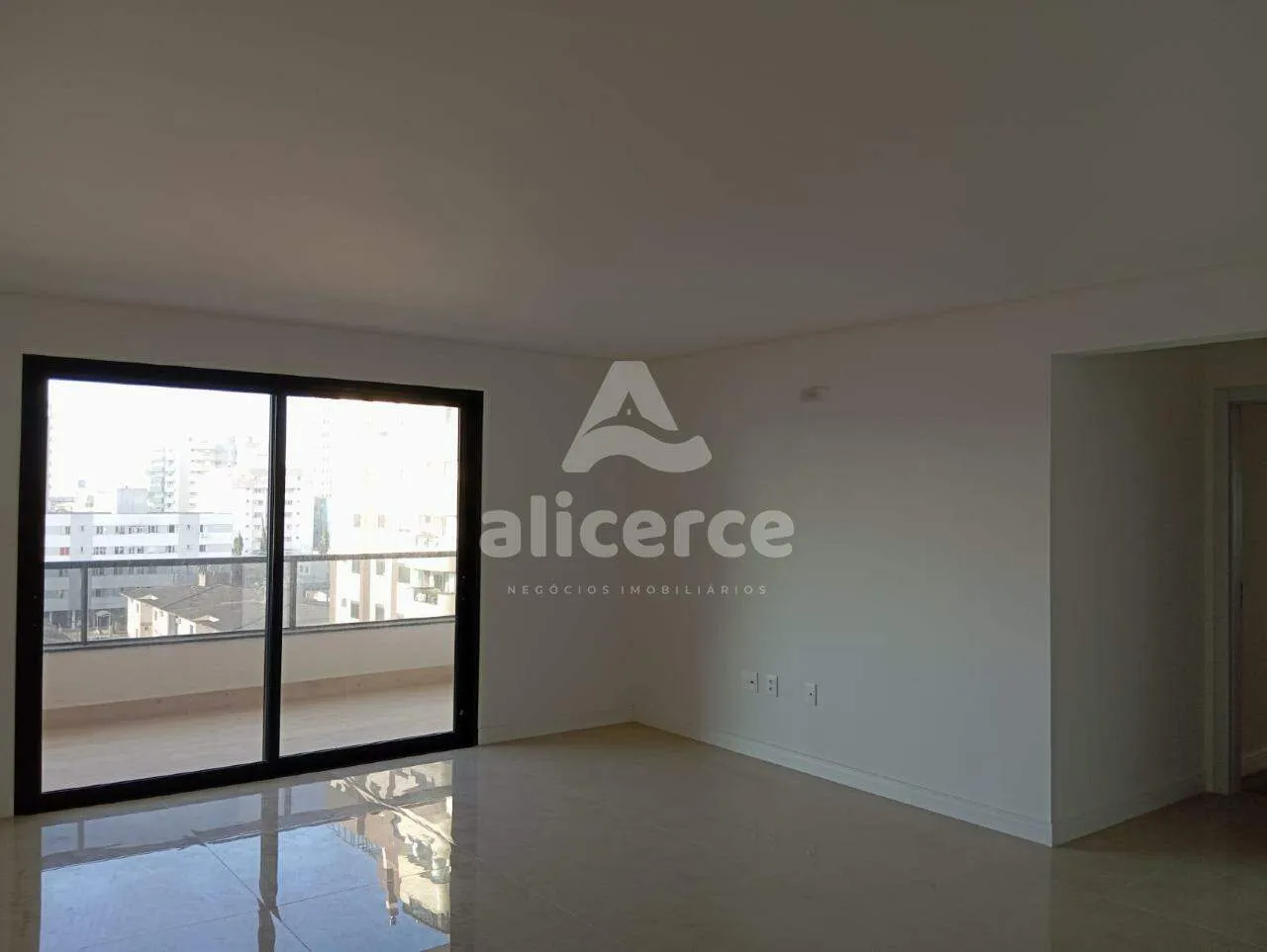 Imagem Apartamento à venda bairro no Floresta com 04 dormitórios, 01 suítre master com 154 m2