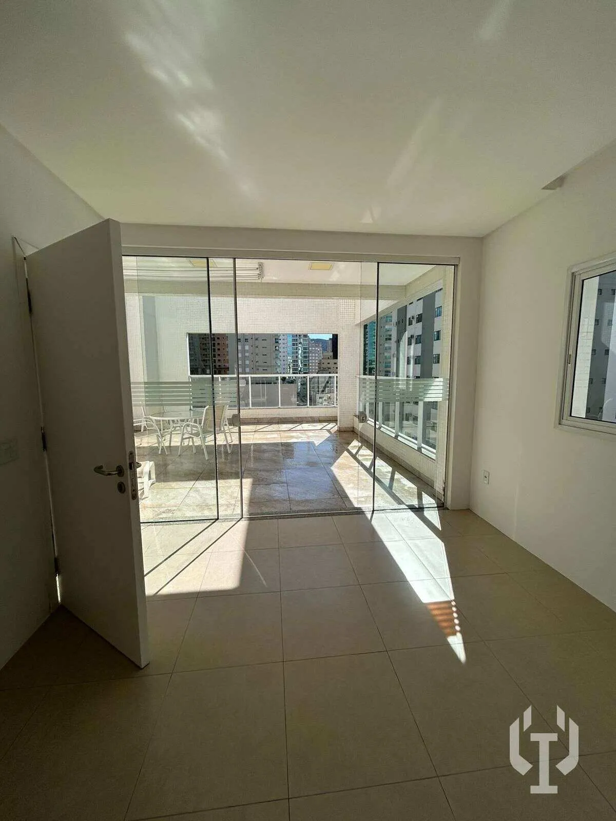 Imagem Apartamento à venda, no Norma Perfol, em Itapema, Centro, com 2 quartos, 220m2