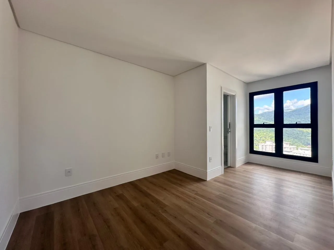 Imagem Apartamento com vista para o mar à venda com 208m2 por R$ 5.700.000,00