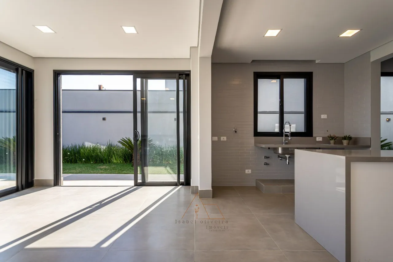 Imagem Venda de Casa de Alto Padrão no Condomínio Villas do Golfe em Itu-SP: 4 quartos, 1 suíte, 6 banheiros, 3 vagas, 336,98 m².