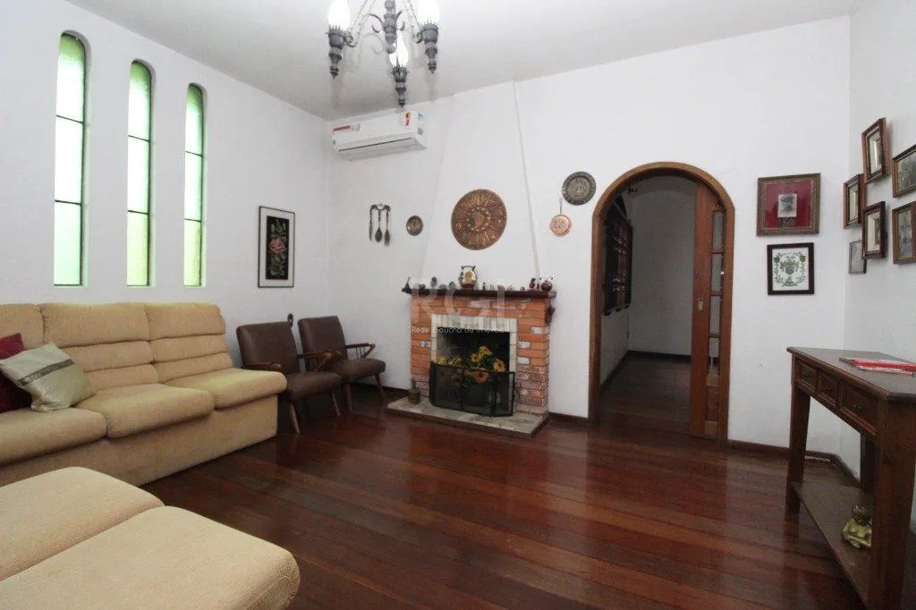 Imagem Casa para Venda - 406.36m², 6 dormitórios, sendo 6 suites, 2 vagas - Chácara das Pedras