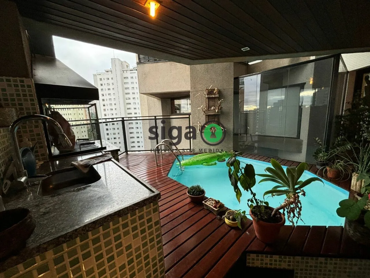Imagem APARTAMENTO Á VENDA COM PISCINA NA VARANDA, 1 SUÍTE E 2 VAGAS!