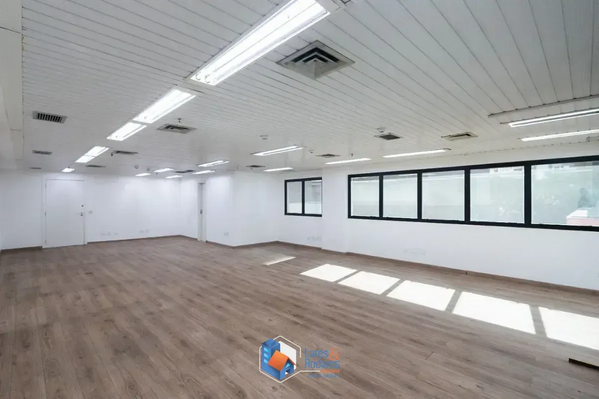 Imagem Conjunto comercial para venda em Cerqueira César, 88m²