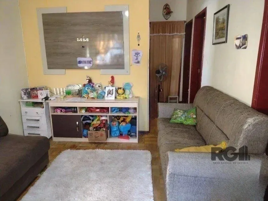 Imagem Casa de 2 dormitórios no bairro Cavalhada