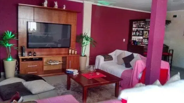 Imagem Casa em Condomínio para Venda em São Pedro da Aldeia / RJ no bairro Rua do Fogo