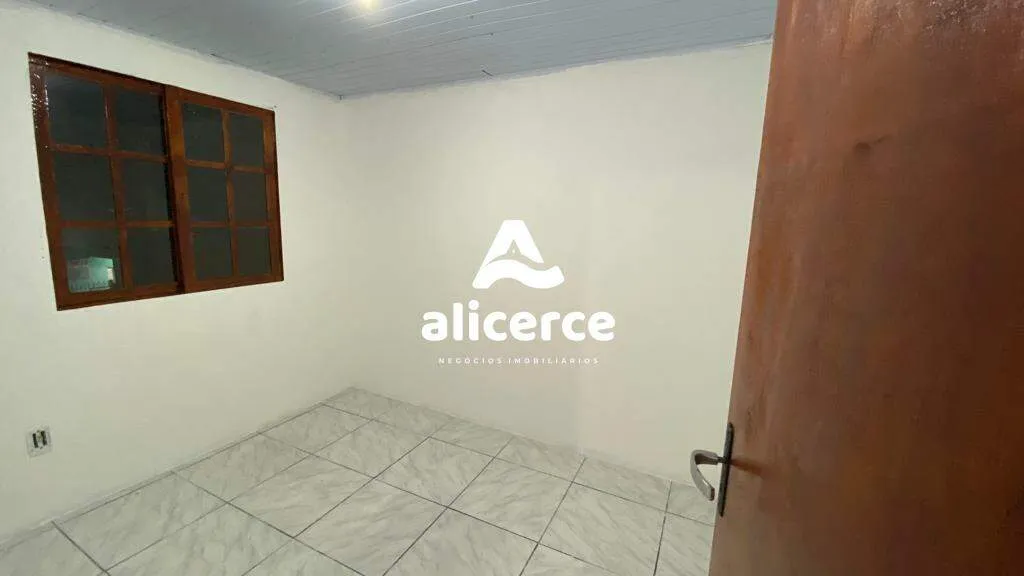 Imagem Imóvel de esquina para investimento com alta rentabilidade - Bairro Serraria, São José/SC