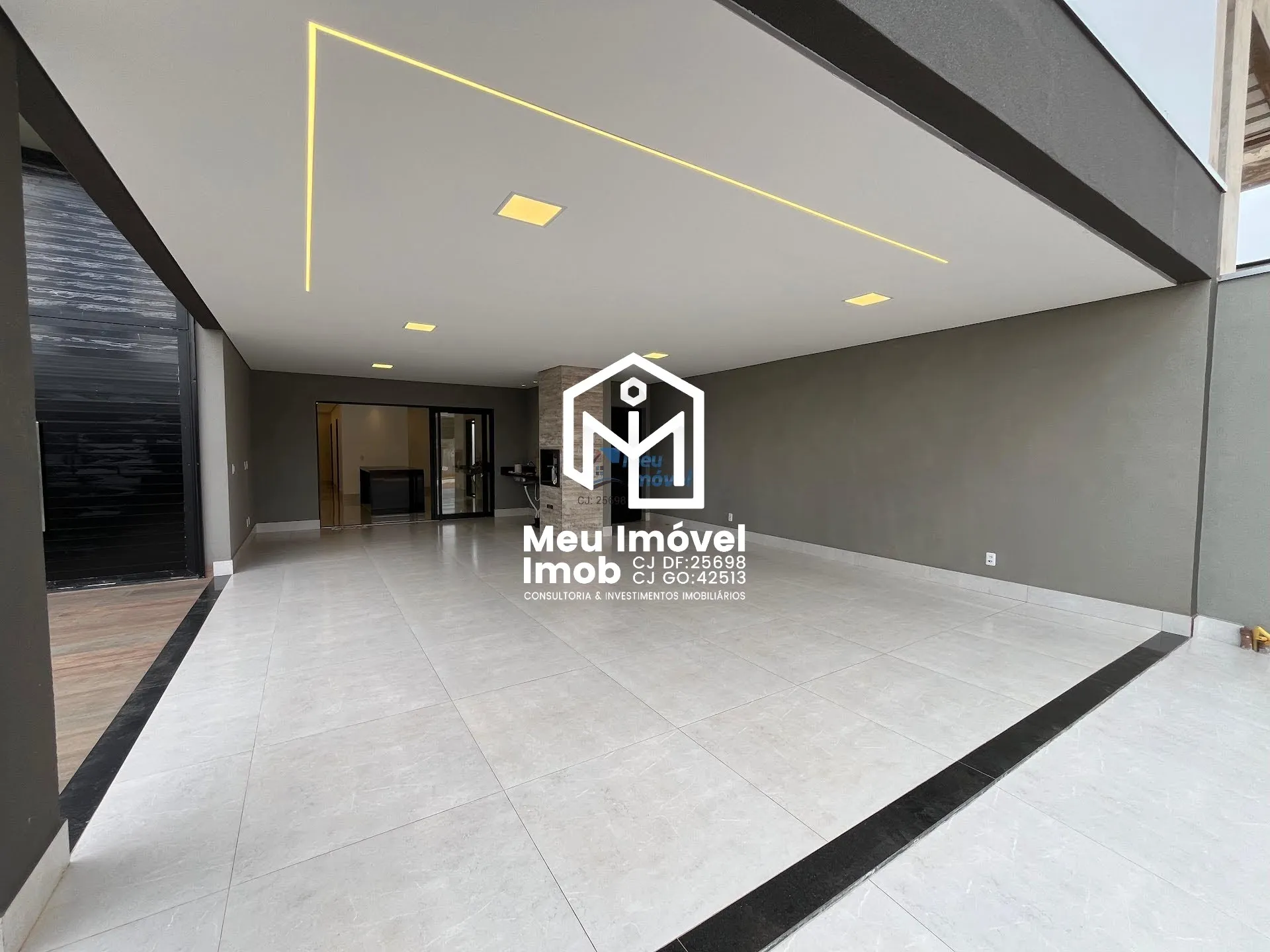 Imagem Casa 4 Quartos 2 Suítes 3 Vagas 250m² Vicente Pires/DF