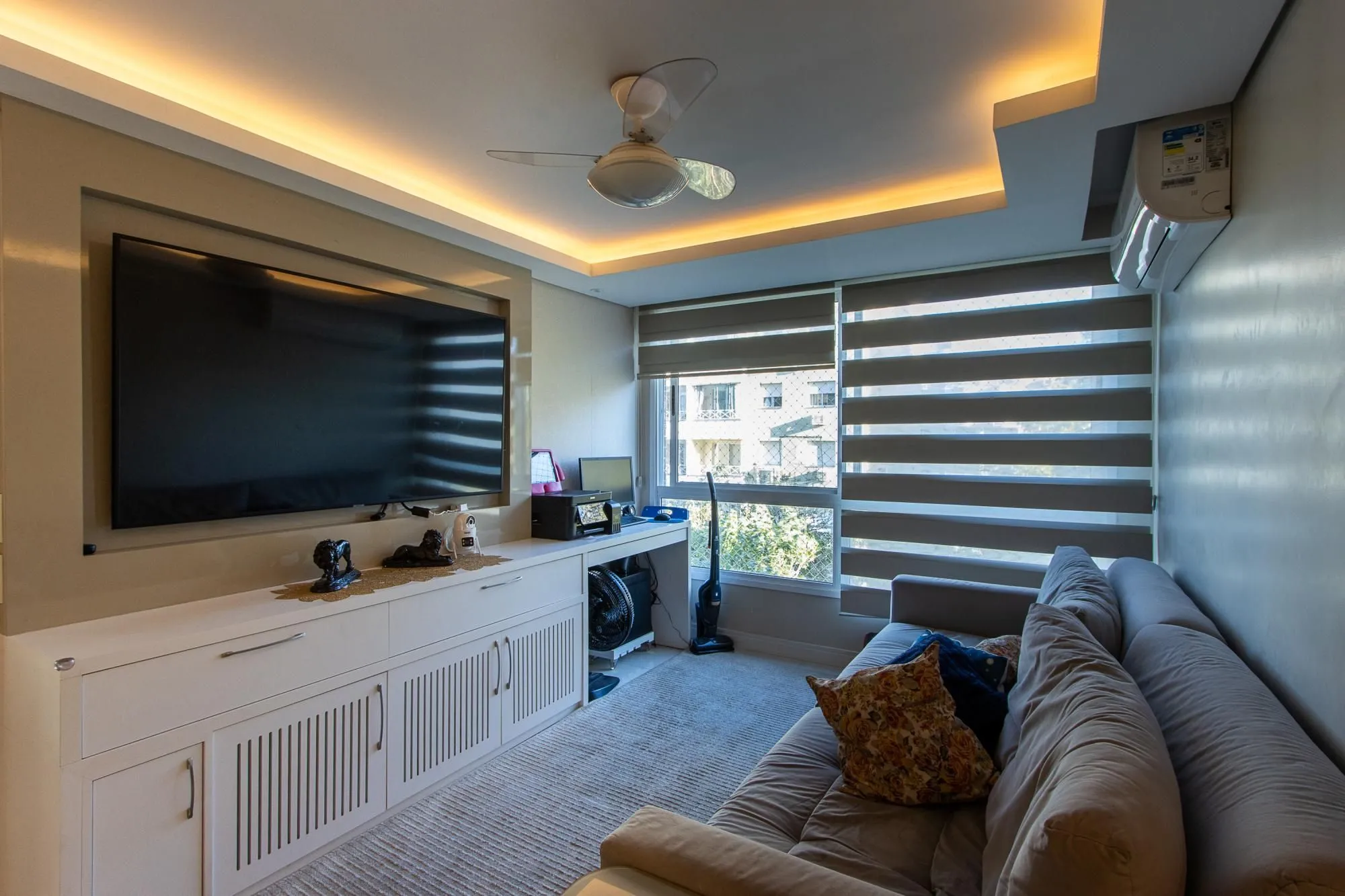 Imagem Apartamento com 2 dormitórios no bairro Cavalhada