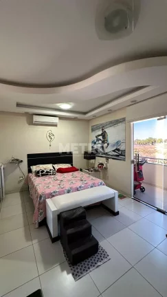 Imagem Casa ampla, com 400m de área construída, 3 4, sendo 01 suíte, 01 escritório, no