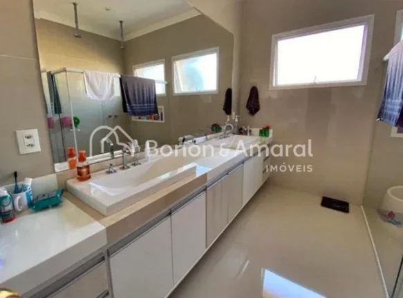 Imagem Casa à venda, 3 quartos, em condomínio, na região do Alphaville Campinas.

Casa térrea, com ambi...