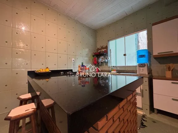 Imagem Casa com ponto comercial à venda no bairro Jardim das Roseiras - Igarapé/MG.