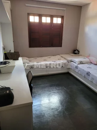 Imagem Venda, Casa, Bairro Parque Bandeirantes, São 4 quartos sendo 3 suítes, 3 salas,