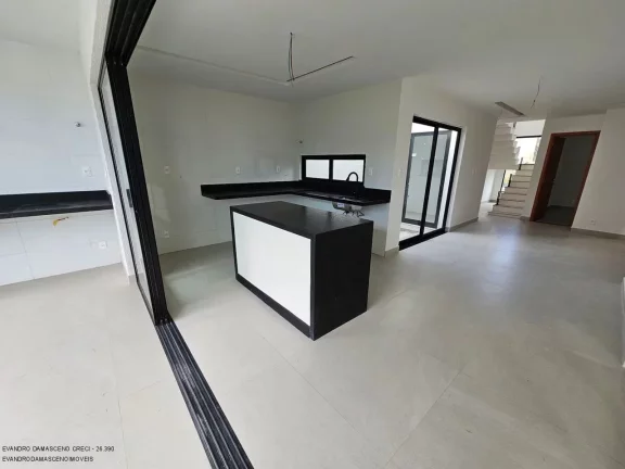 Imagem Casa de luxo em condomínio à venda em Catu de Abrantes, Camaçari-BA: 4 quartos, 4 suítes, 3 salas e 156m². Chegou a sua vez!