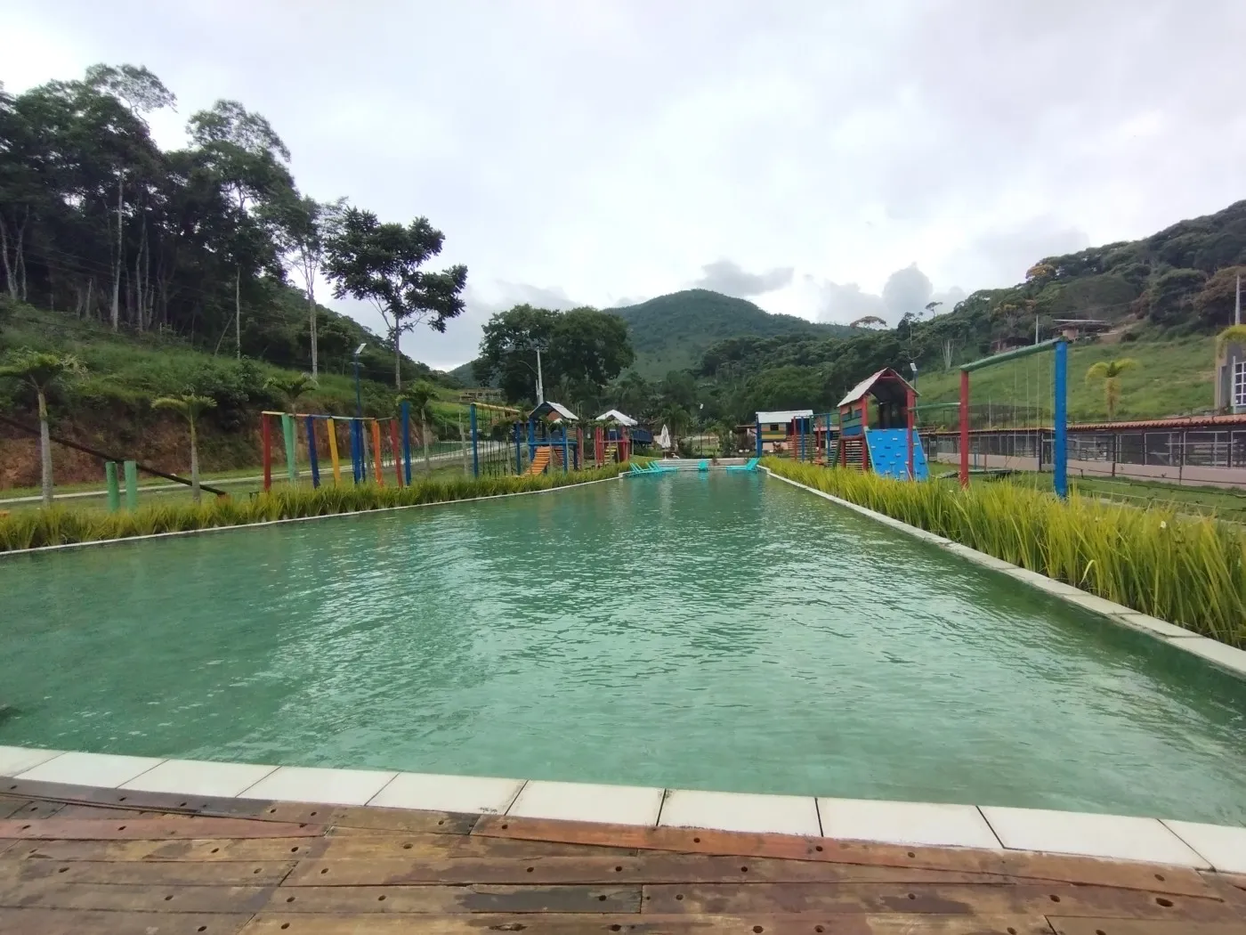 Imagem Terreno em Condomínio para Venda em Teresópolis / RJ no bairro Fazenda Alpina