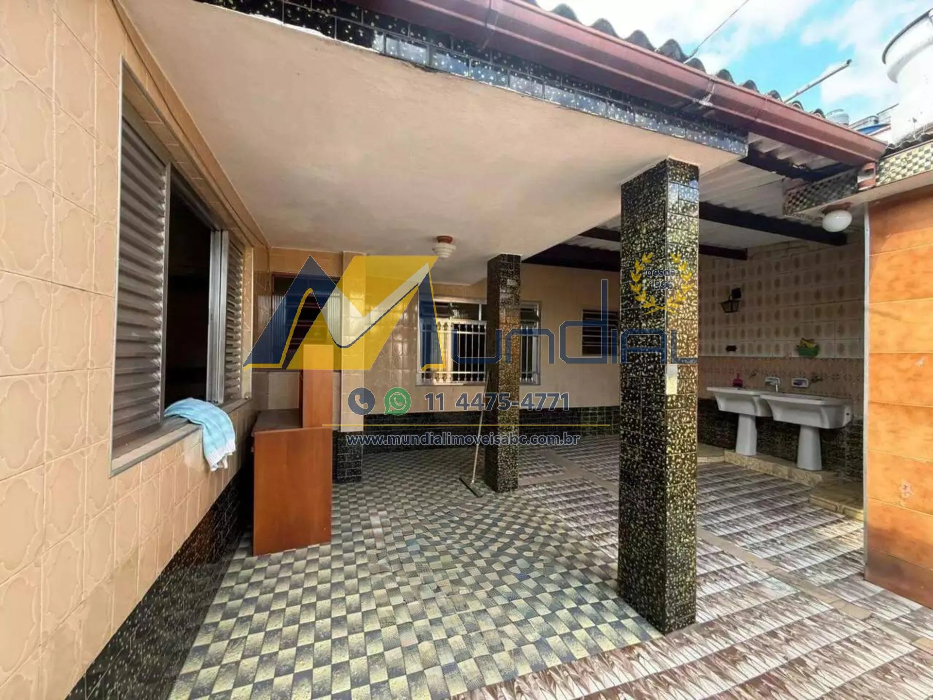 Foto do imóvel asa Térrea à Venda no Jardim Santo Alberto - 300 m² de Terreno e 7 Vagas