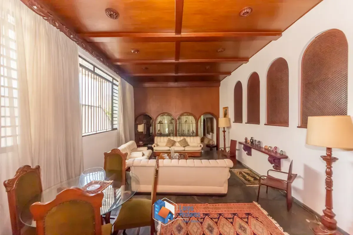 Imagem Casa para venda em Campo Belo com 5 quartos, sendo 4 suítes, 369m²