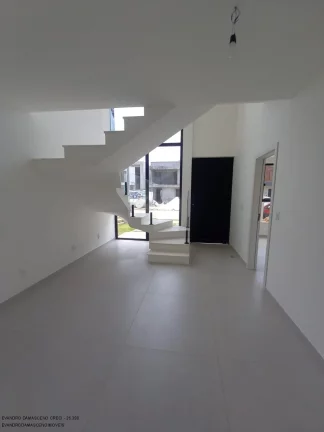Imagem Casa de luxo em condomínio à venda em Camaçari-BA, Vila de Abrantes: 4 quartos, 4 suítes, 2 salas, 1 banheiro, 3 vagas, 148m².