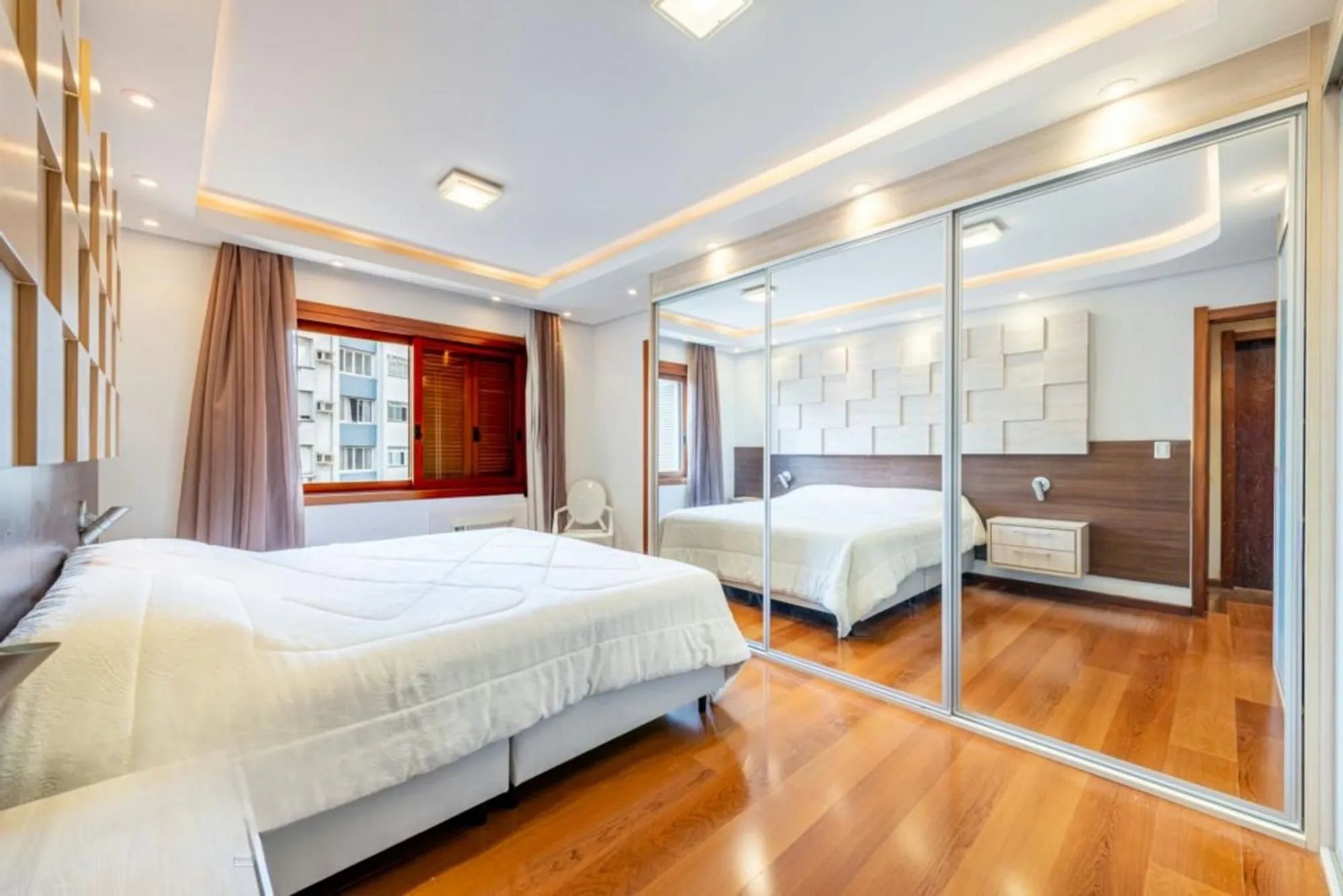 Imagem Apartamento à venda em Petrópolis com 153 m², 2 quartos, 1 suíte, 2 vagas